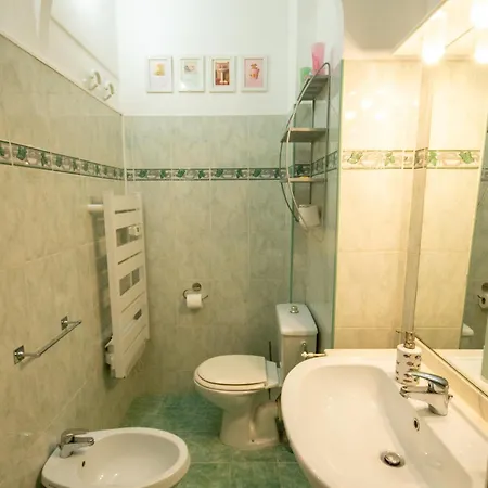 Apartman Joli 2 Pieces Climatise A 150m De La *