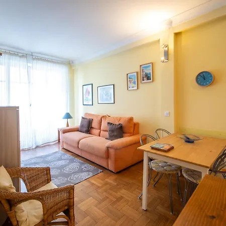 Joli 2 Pieces Climatise A 150m De La * Nice