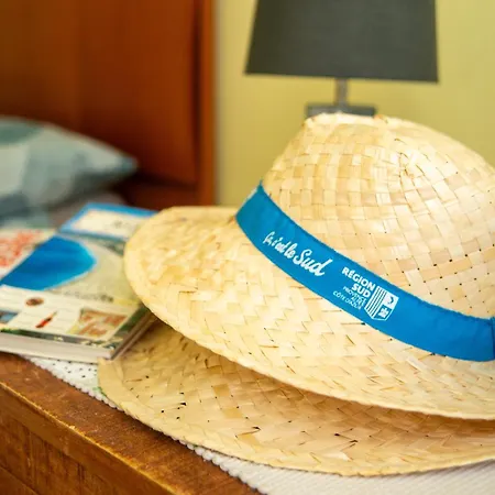 Joli 2 Pieces Climatise A 150m De La *