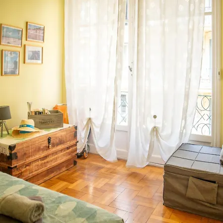 Joli 2 Pieces Climatise A 150m De La