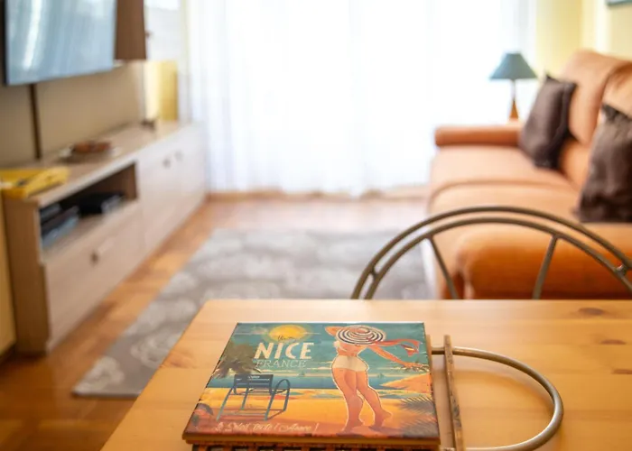 דירה Joli 2 Pieces Climatise A 150m De La ניס