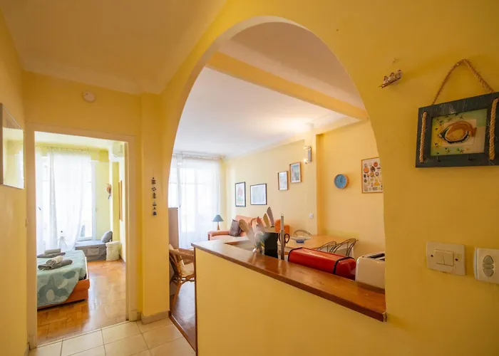 Joli 2 Pieces Climatise A 150m De La