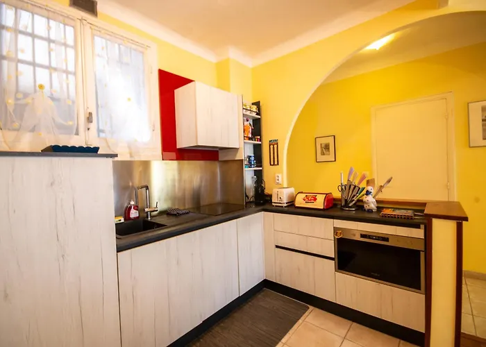 דירה Joli 2 Pieces Climatise A 150m De La *