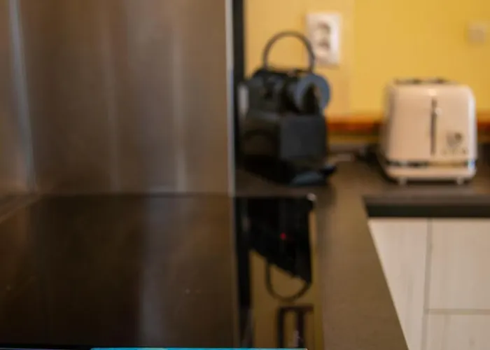 Joli 2 Pieces Climatise A 150m De La ניס