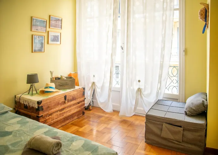 Joli 2 Pieces Climatise A 150m De La