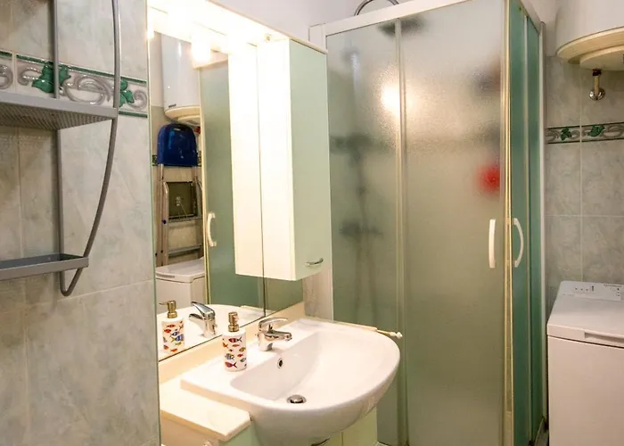 דירה Joli 2 Pieces Climatise A 150m De La *