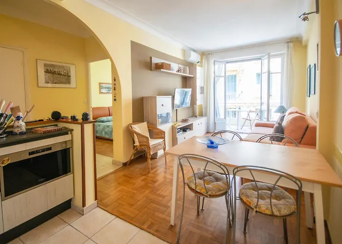 Joli 2 Pieces Climatise A 150m De La *