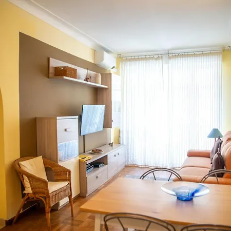 Joli 2 Pieces Climatise A 150m De La *