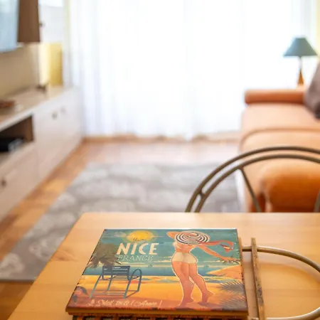 شقة Joli 2 Pieces Climatise A 150m De La نيس