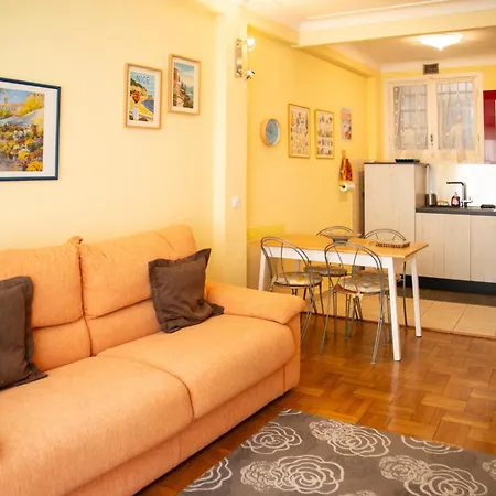 Joli 2 Pieces Climatise A 150m De La نيس